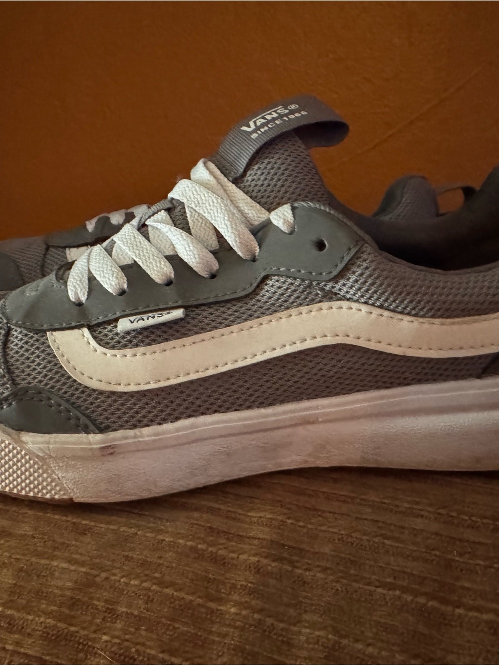 Men’s Vans Gray Low-Top Sneakers with White Side Stripe